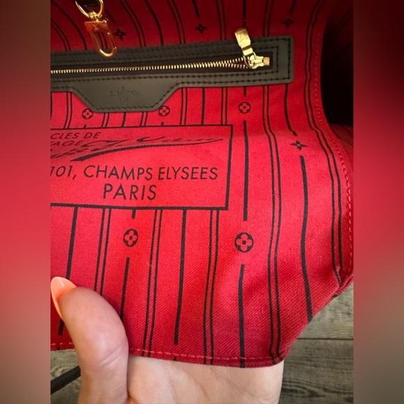 Louis Vuitton Neverfull MM Tote in Damier Ebene - Picture 13 of 17